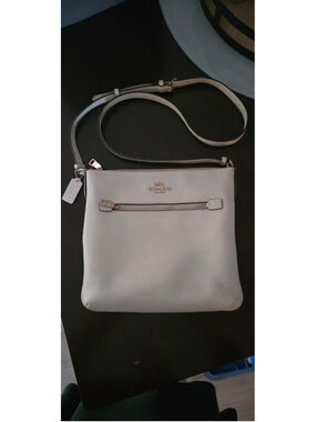 EUC COACH Rowan File Bag Crossbody - Chalk/Off-white with Gold hardware C1556